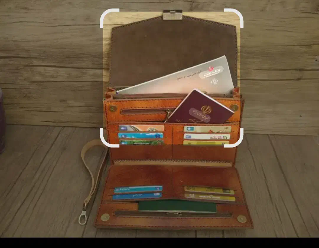 کیف مدارک گمشده|اشیا|فسا, |دیوار