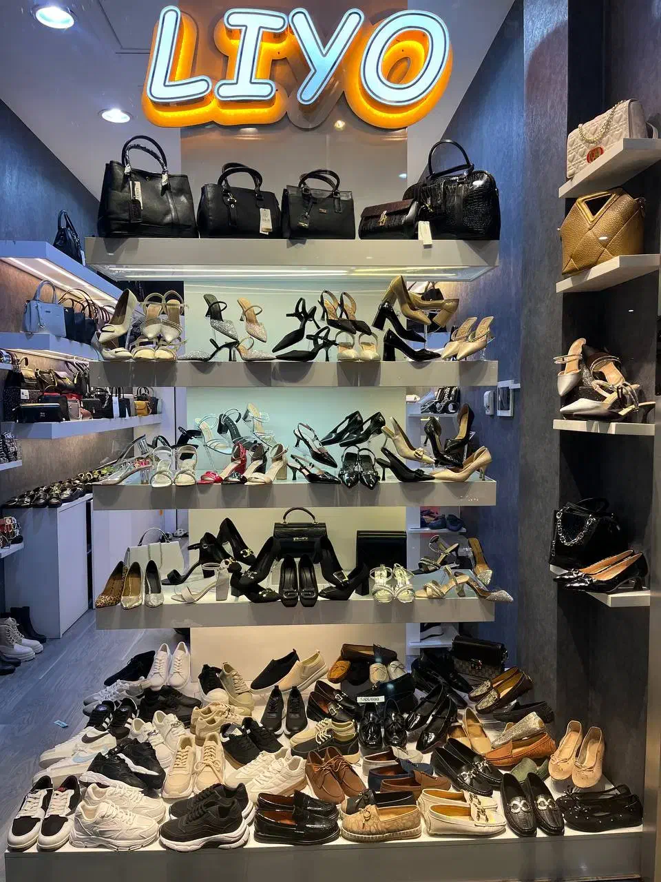 ویترین کیف وکفش|فروشگاه و مغازه|تهران, نیلوفر|دیوار