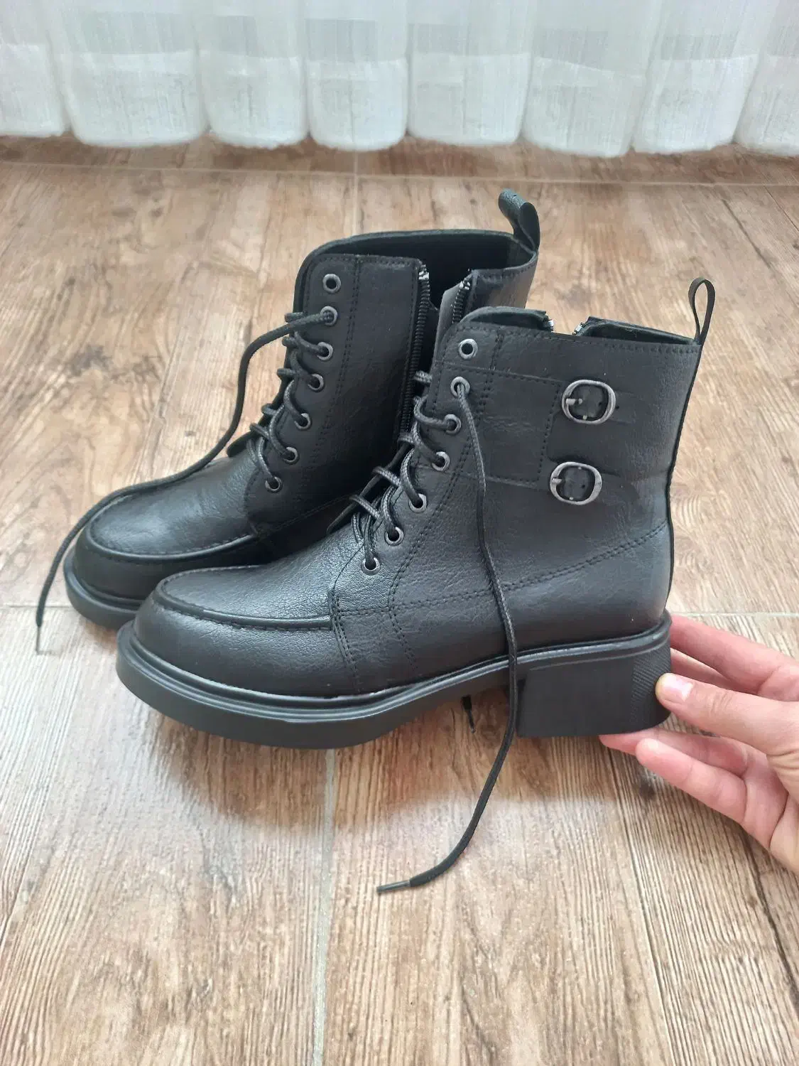 بوت چرم|کیف، کفش، کمربند|بروجرد, |دیوار