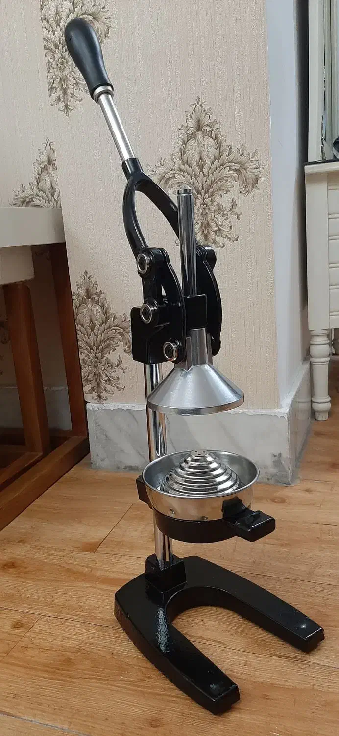 آبمیوه گیری دستی (اهرمی) صنعتی|آبمیوه‌گیر و آب‌مرکبات‌گیر|مهاباد (آذربایجان غربی), |دیوار