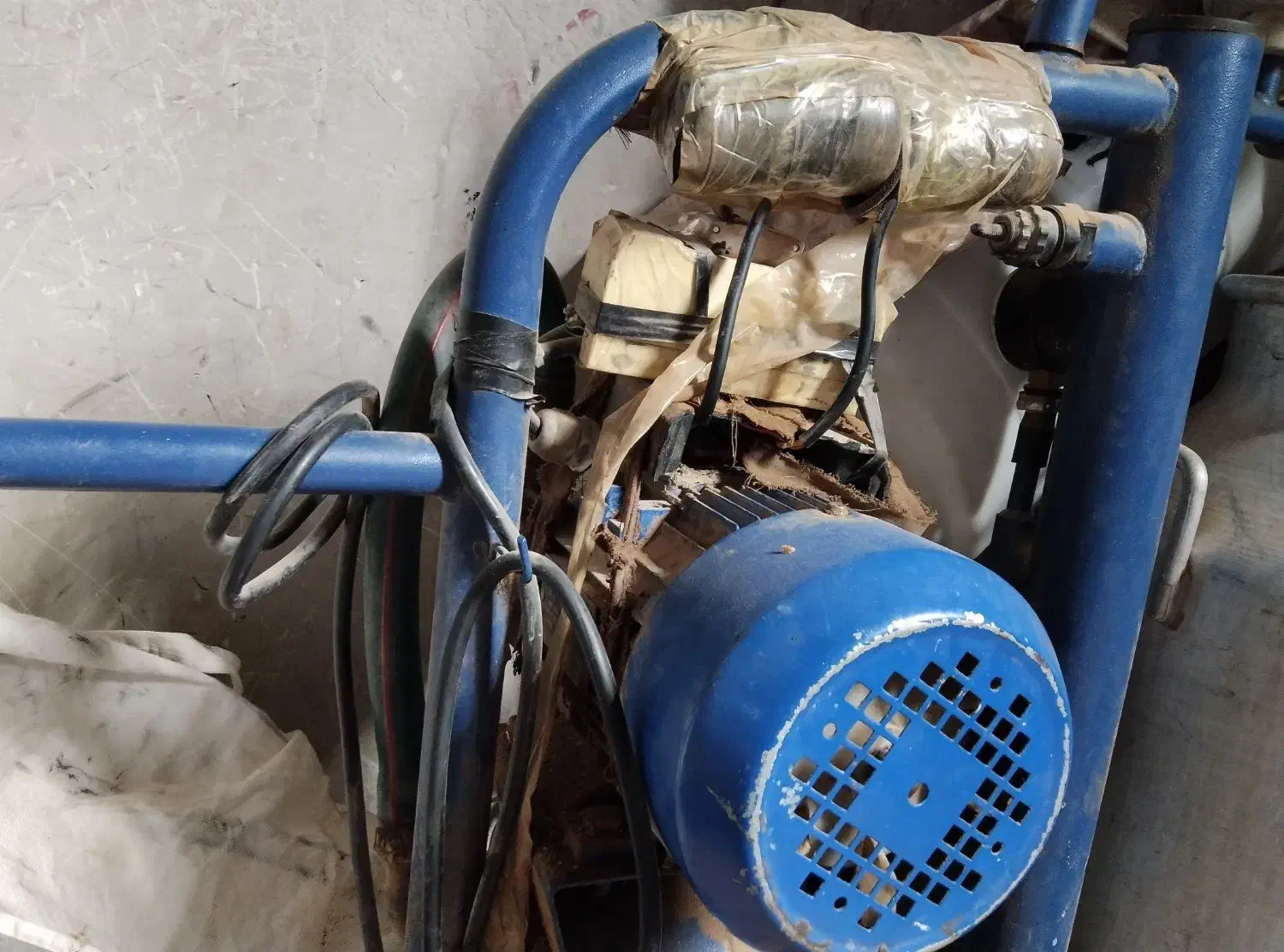 گاوشیری|ماشین‌آلات صنعتی|سراوان, |دیوار