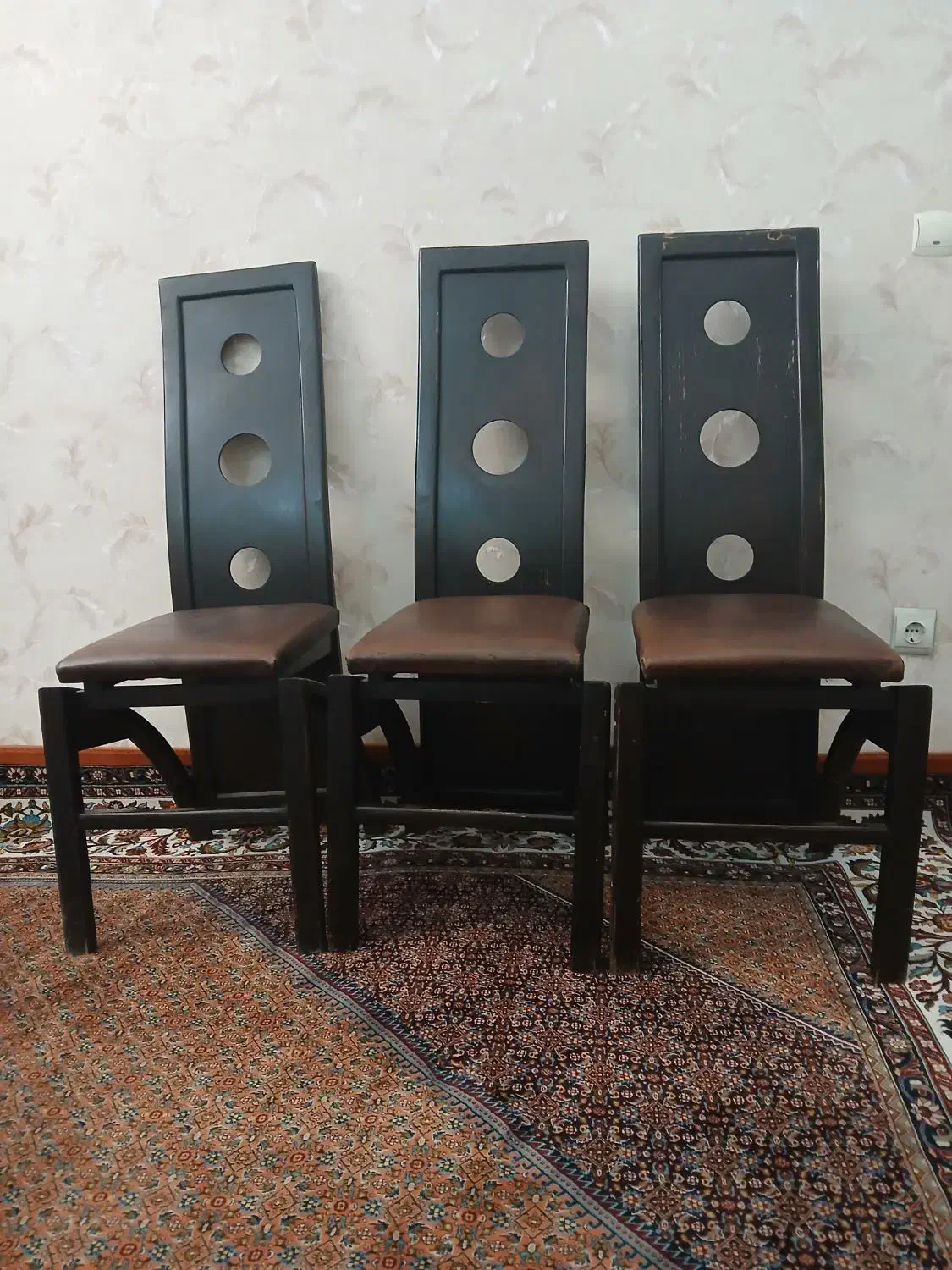 صندلی سه تا ۶۰۰|میز و صندلی غذاخوری|زنجان, |دیوار