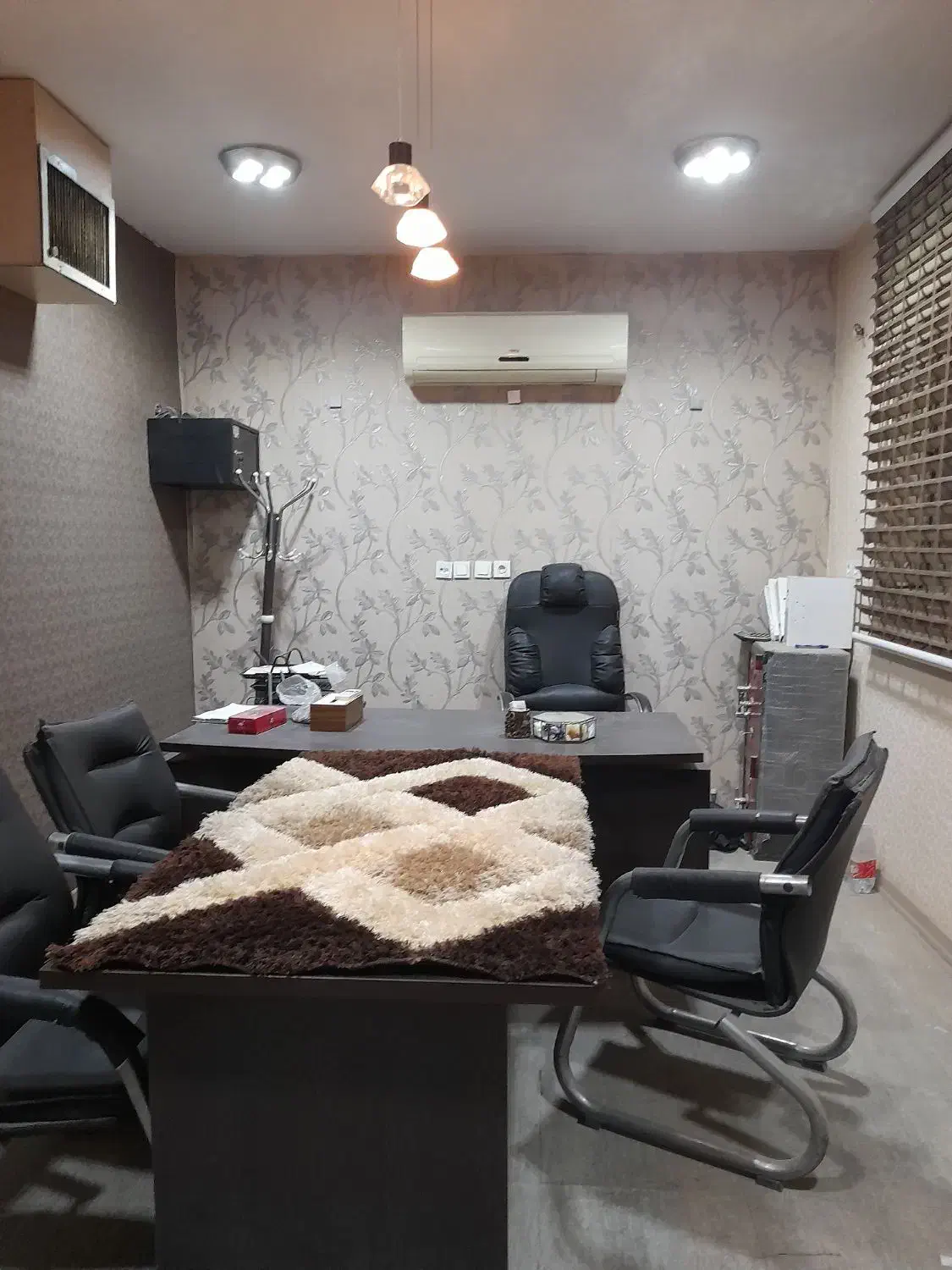 ۵۰متراداری مبله/فوقانی مغازه/براصلی خ مسکن|اجارهٔ دفتر کار، اتاق اداری، مطب|یزد, |دیوار