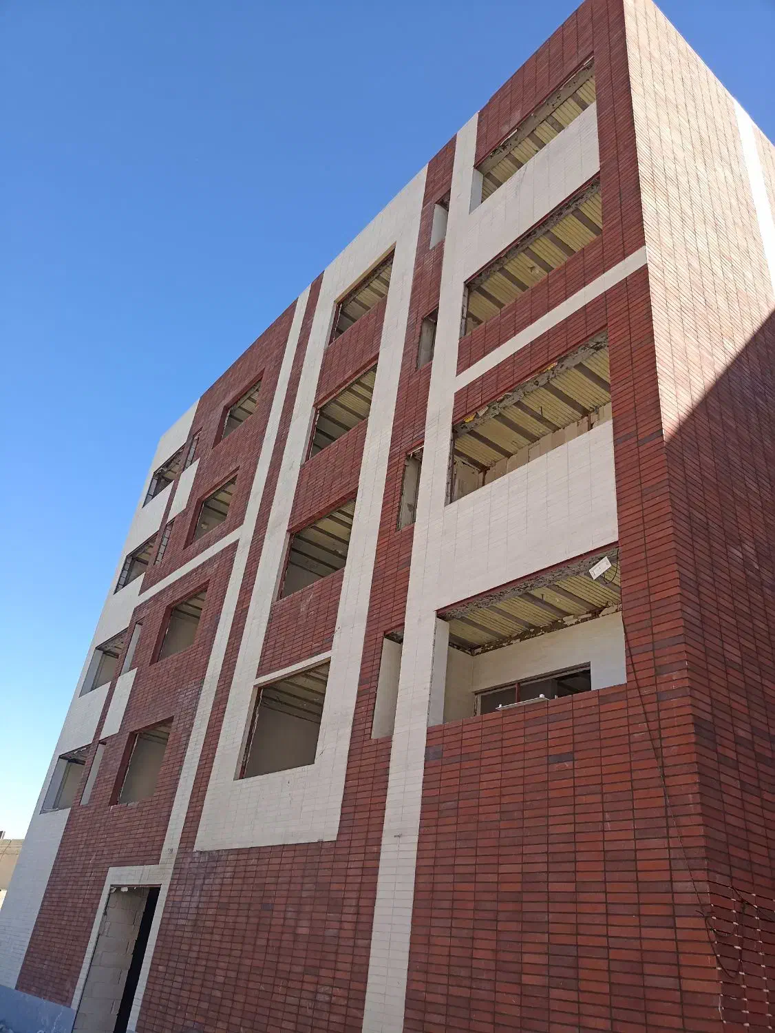 نما کاری سنگ وسرامیک اجر نما|خدمات پیشه و مهارت|رودخانه, |دیوار