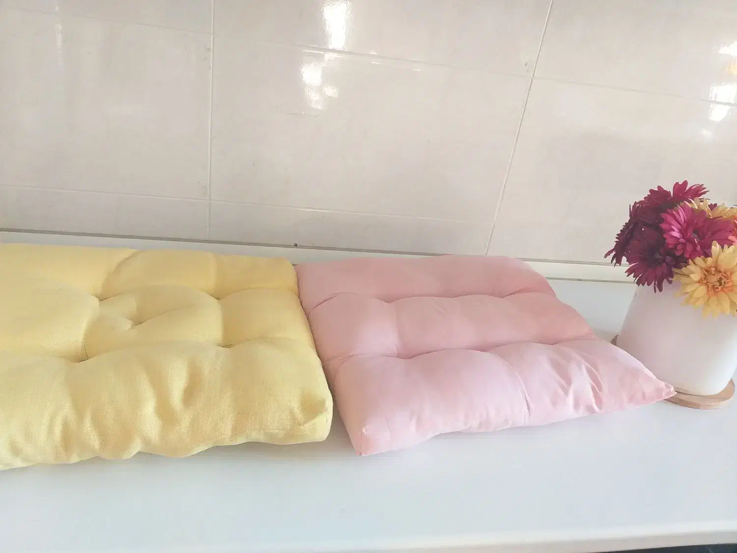 بالشت پر همراه نشیمنی|رختخواب، بالش، پتو|تنکابن, |دیوار