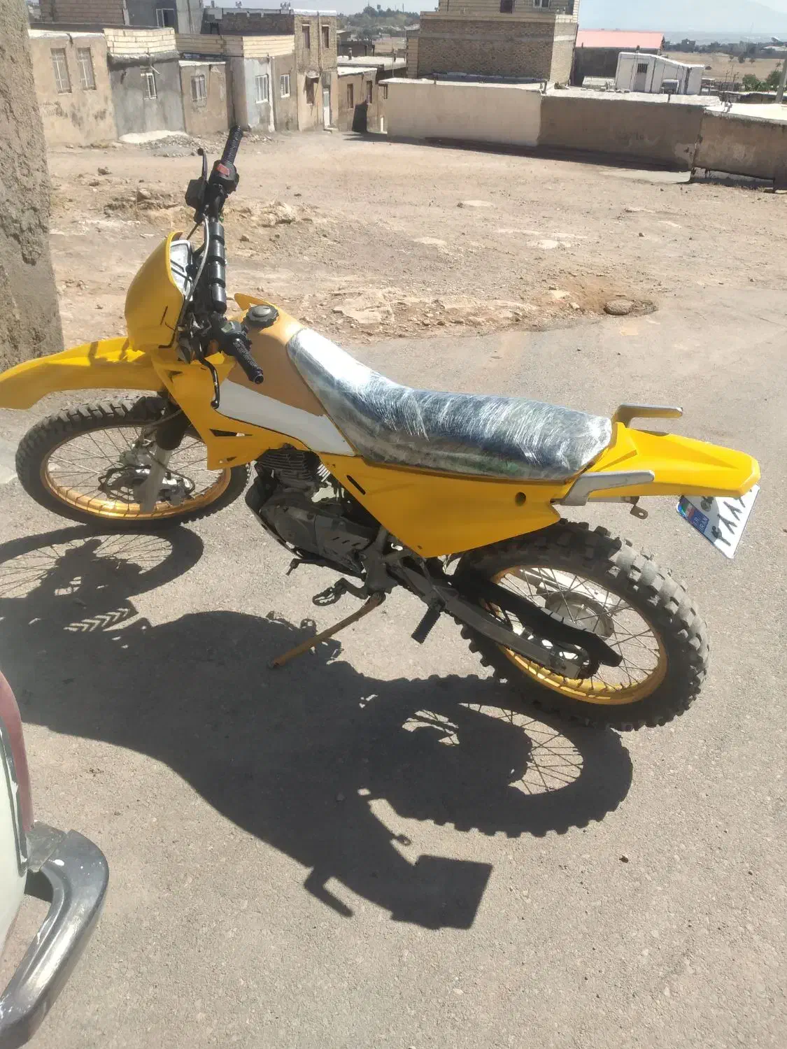 تریل روان|موتورسیکلت|کنگاور, |دیوار