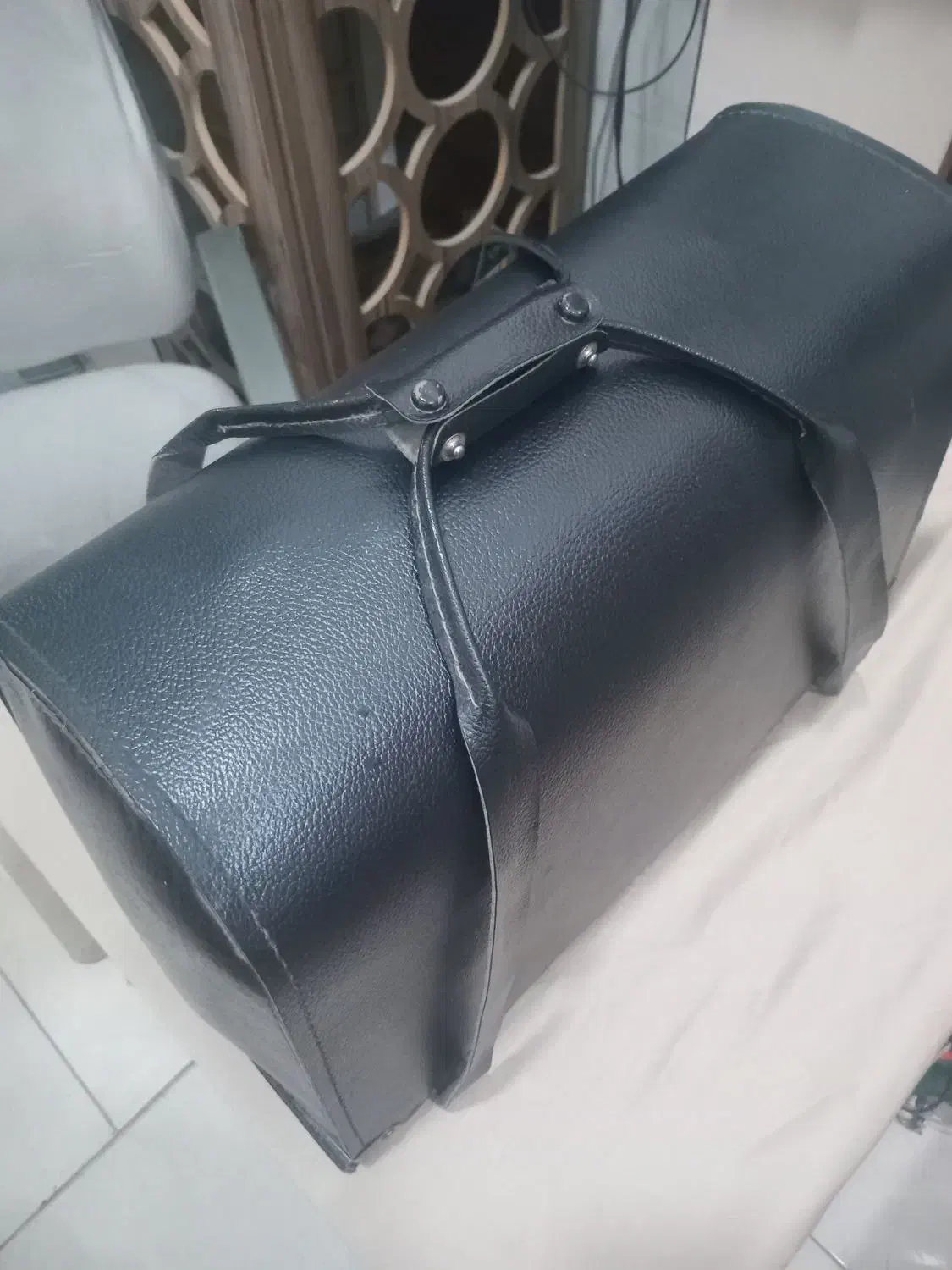 چرخ خیاطی روسی جعبه چرمی|چرخ خیاطی و ریسندگی|بومهن, |دیوار