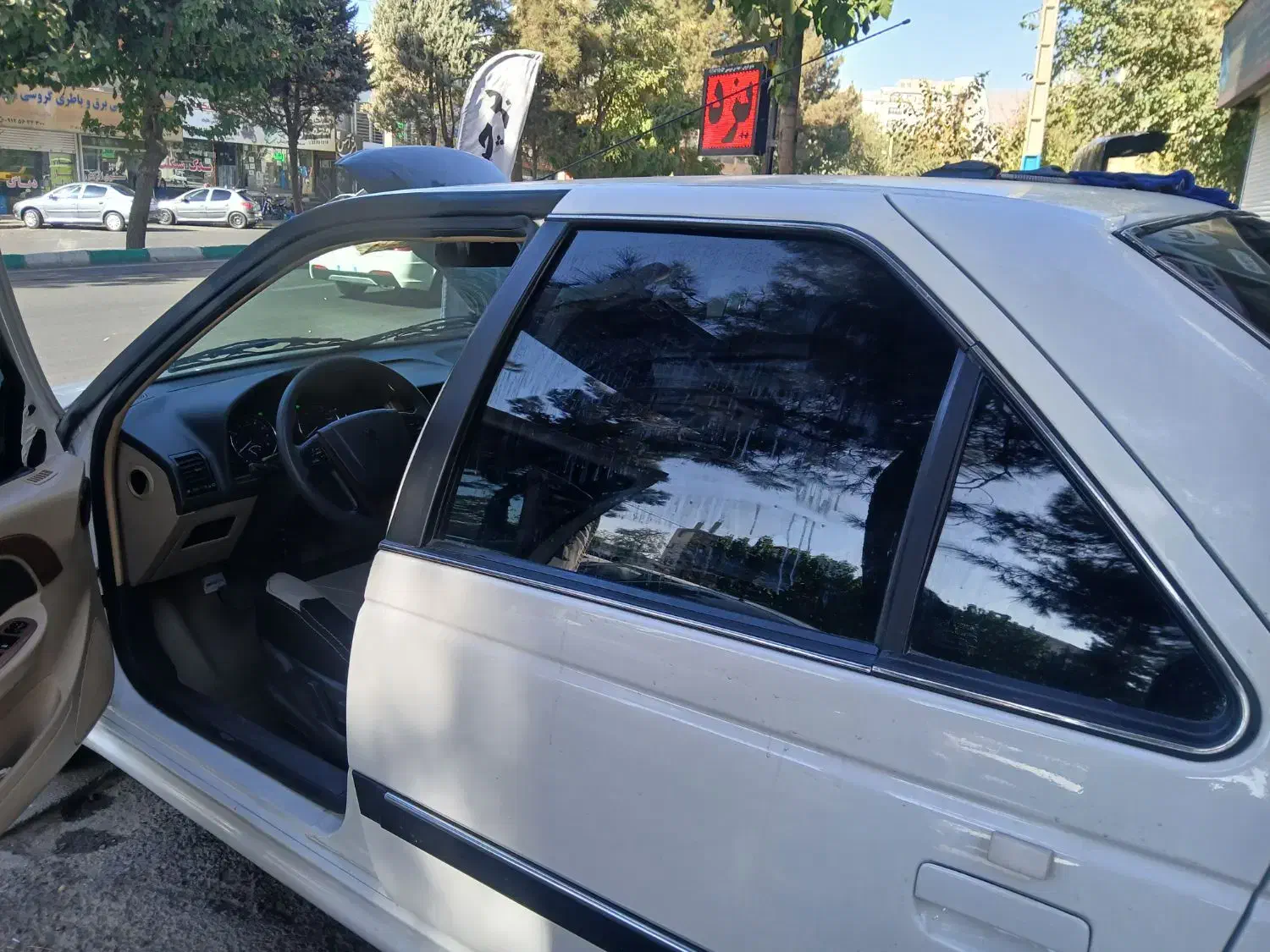 نصب شیشه دودی در محل|خدمات موتور و ماشین|کرج, دولتآباد|دیوار