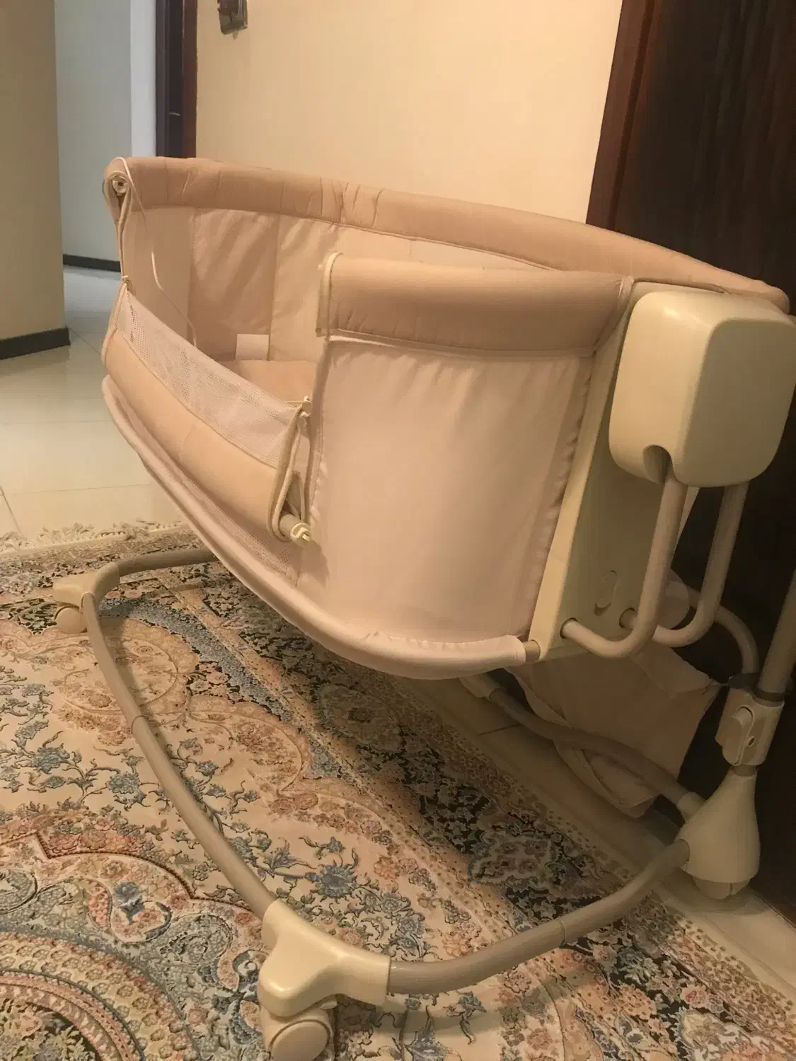 تخت برقی نوزاد|تخت و صندلی بچه|آمل, |دیوار