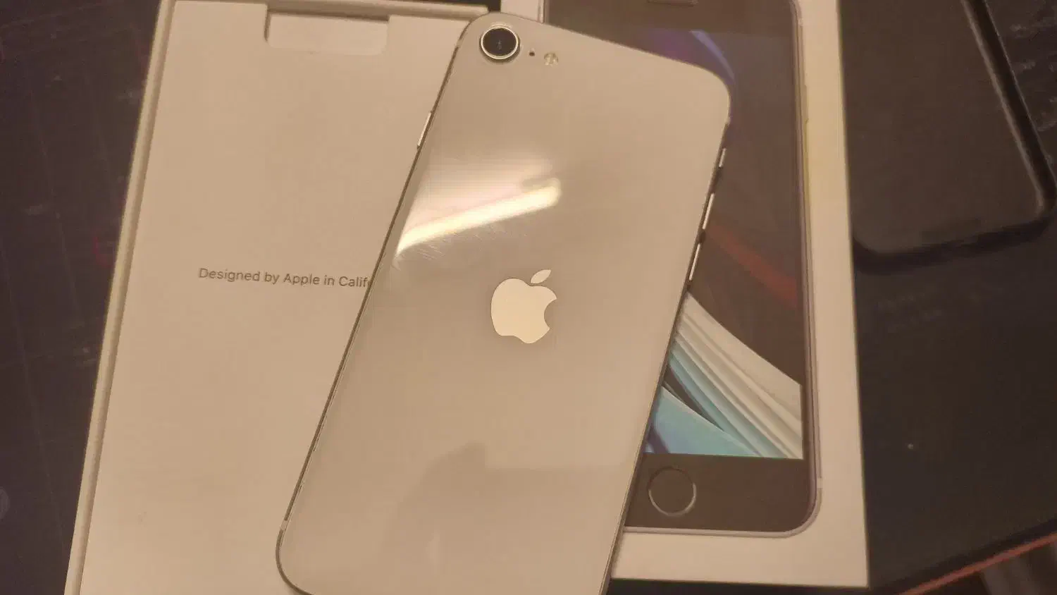 اپل آیفون se مدل ۲۰۲۰ ۱۲۸گیگLLA|موبایل|اصفهان, دانشگاه اصفهان|دیوار