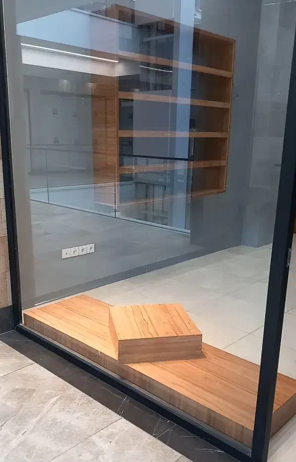 قفسه ویترین  پرو|کتابخانه، شلف، قفسه‌های دیواری|بروجرد, |دیوار