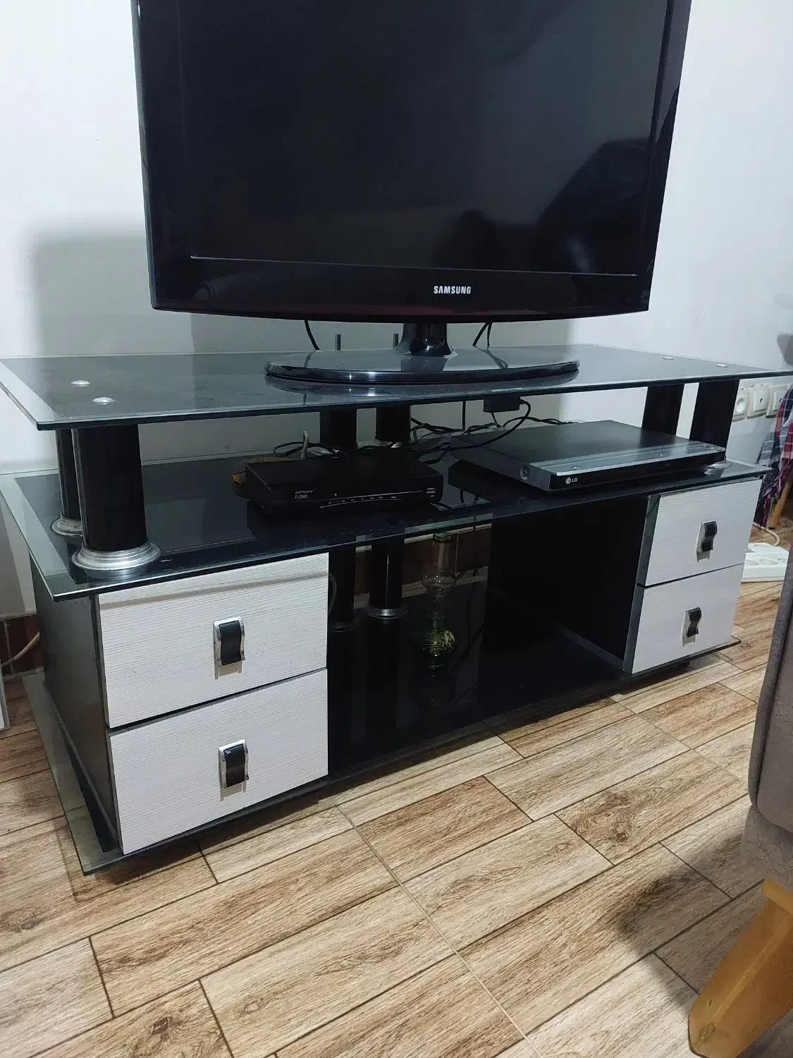 میز تلویزیون|میز تلویزیون|لشت نشا, |دیوار