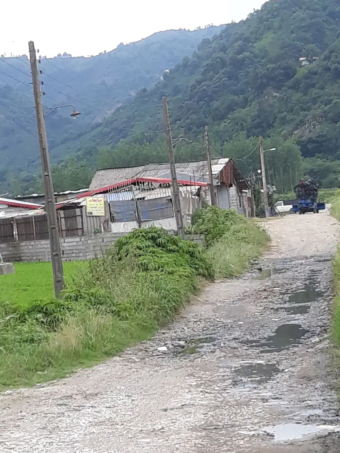 کارگاه ۷۰۰متری با سه دهنه مغازه و فضای آزاد|اجارهٔ مغازه و غرفه|لنگرود, |دیوار