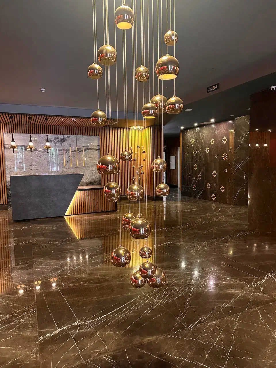 ۶۵متری برج باغ مجلل مشاعات دار مختص برج نشینان