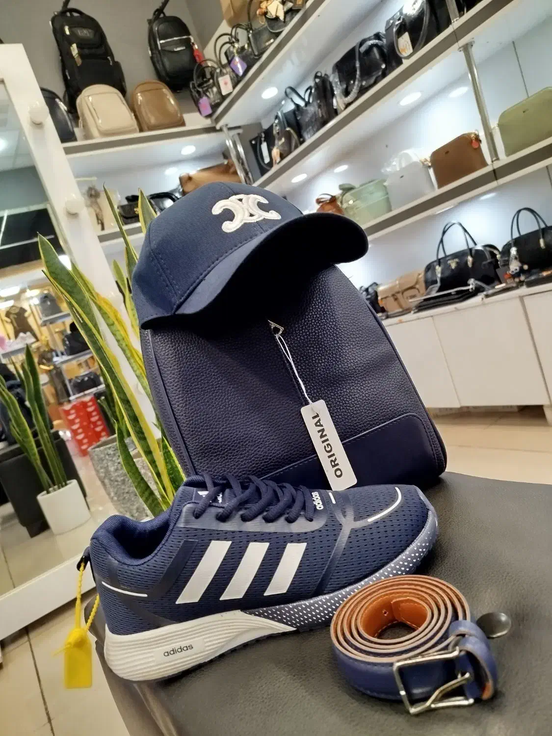 بوتیک کیف و کفش|کیف، کفش، کمربند|تهران, شهرک صدرا|دیوار