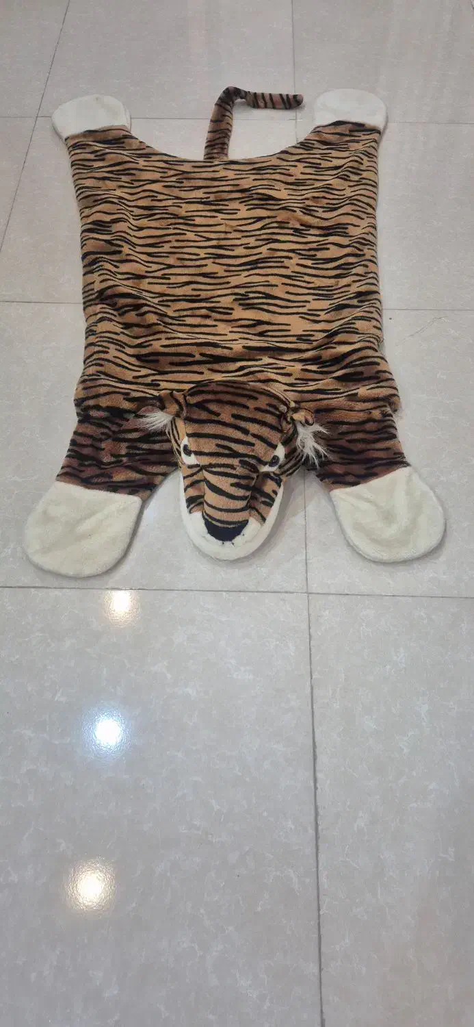 دم فرشی کودک و دوعدد ماشین|پادری|اهواز, کوی باهنر|دیوار