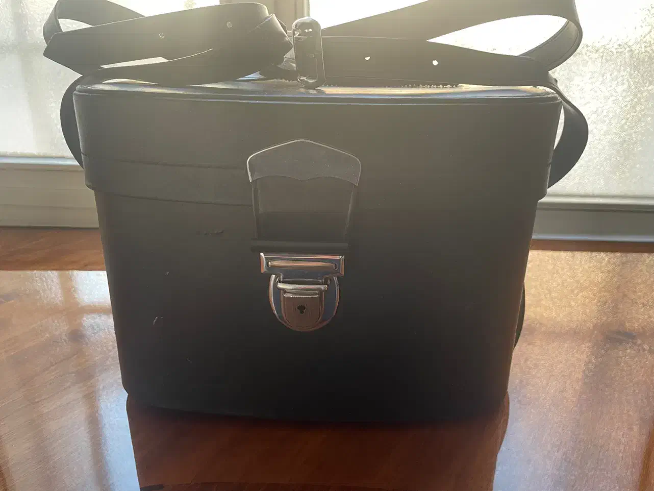 کیف دوربین عکاسی آنالوگ نوستالژی آنتیک و کلکسیونی|دوربین عکاسی و فیلم‌برداری|تهران, هروی|دیوار