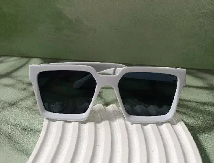 عینک آفتابی و بلوکات|زیورآلات و اکسسوری|زنجان, |دیوار