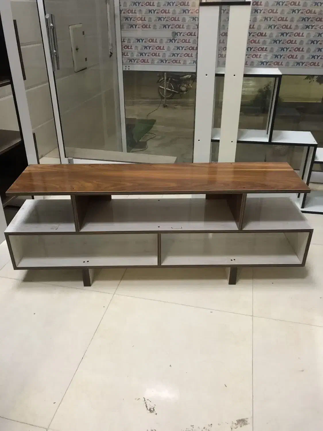 واگذاری اجناس مغازه|کتابخانه، شلف، قفسه‌های دیواری|یزد, |دیوار