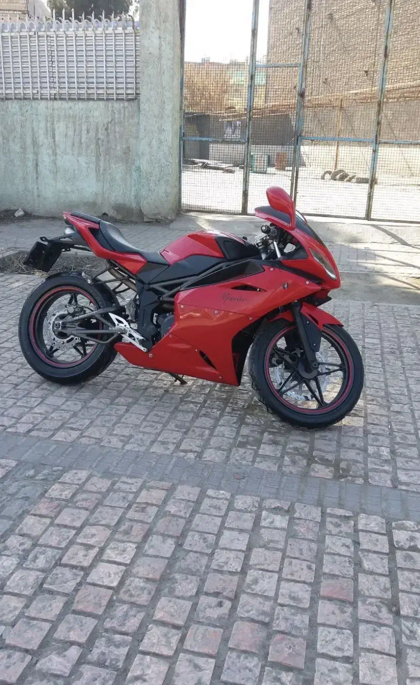 مگلی ۲۵۰ تمیز معاوضه دارم با پراید .ریس سنگین کیپس|موتورسیکلت|مشهد, هنرستان|دیوار