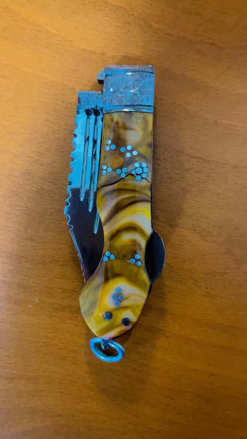 چاقوی بابا کهربا|کلکسیون اشیاء عتیقه|میاندوآب, |دیوار