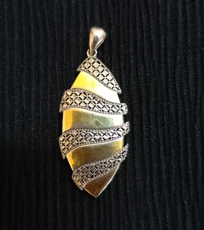 پلاک طلا|جواهرات|قم, باجک یک|دیوار