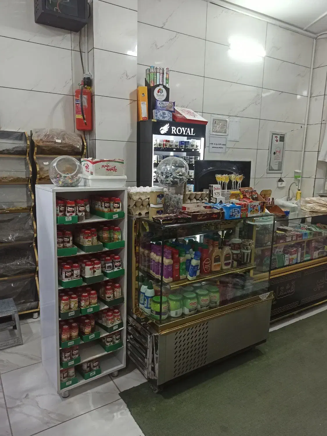 واگذاری سوپر مارکت لطفا تماس بگیرید|فروشگاه و مغازه|شهرضا, |دیوار