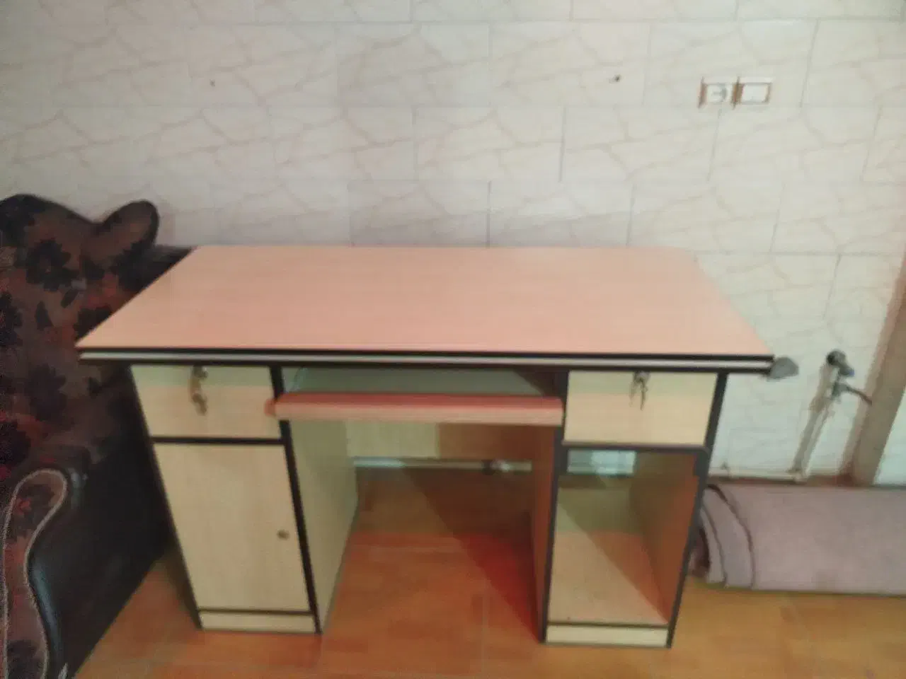 میز تلوزیون میز کامپیوتر مبل|میز تلویزیون|پیر بکران, |دیوار