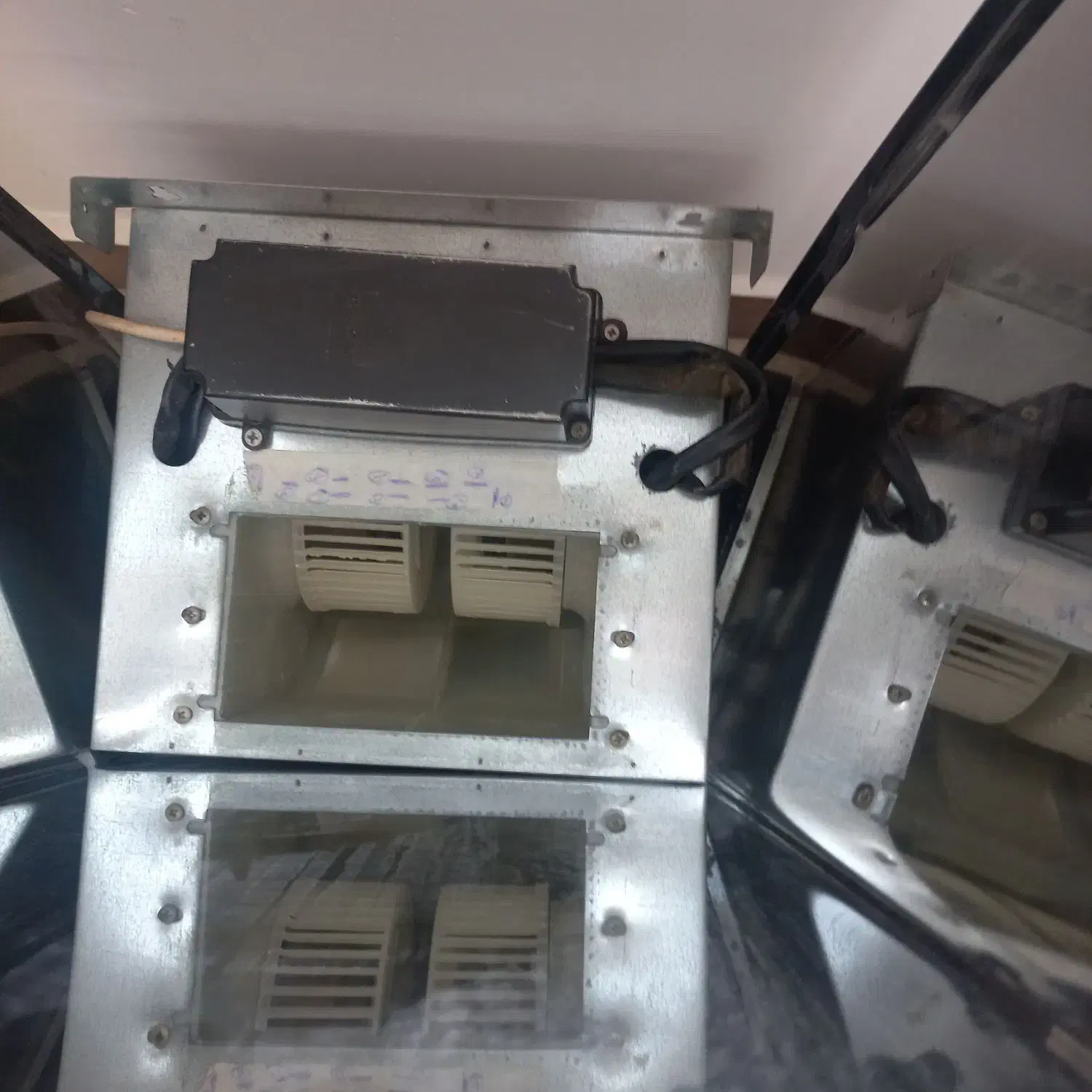 هود|هود|صومعه‌سرا, |دیوار