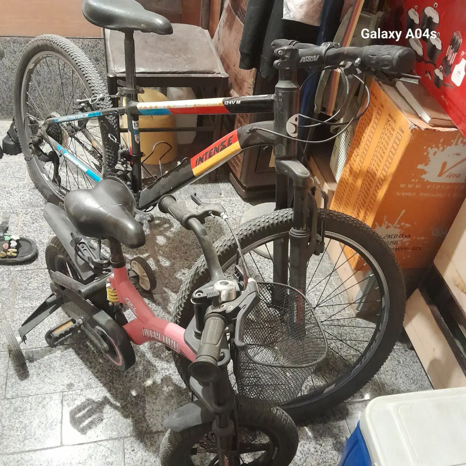 دوچرخه در حد نو|دوچرخه، اسکیت، اسکوتر|ابریشم, |دیوار