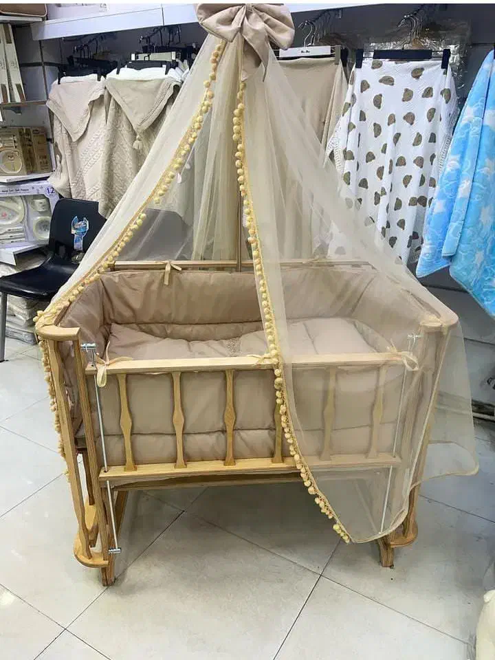 تخت و گهواره کنارمادر تا سه سال|تخت و صندلی بچه|تهران, عبدل‌آباد|دیوار