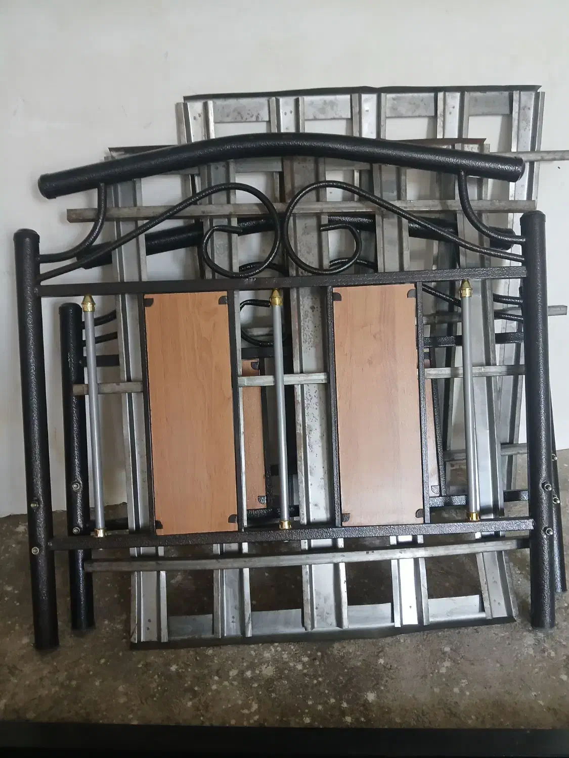 تخت فلزی|تخت و سرویس خواب|اردبیل, |دیوار