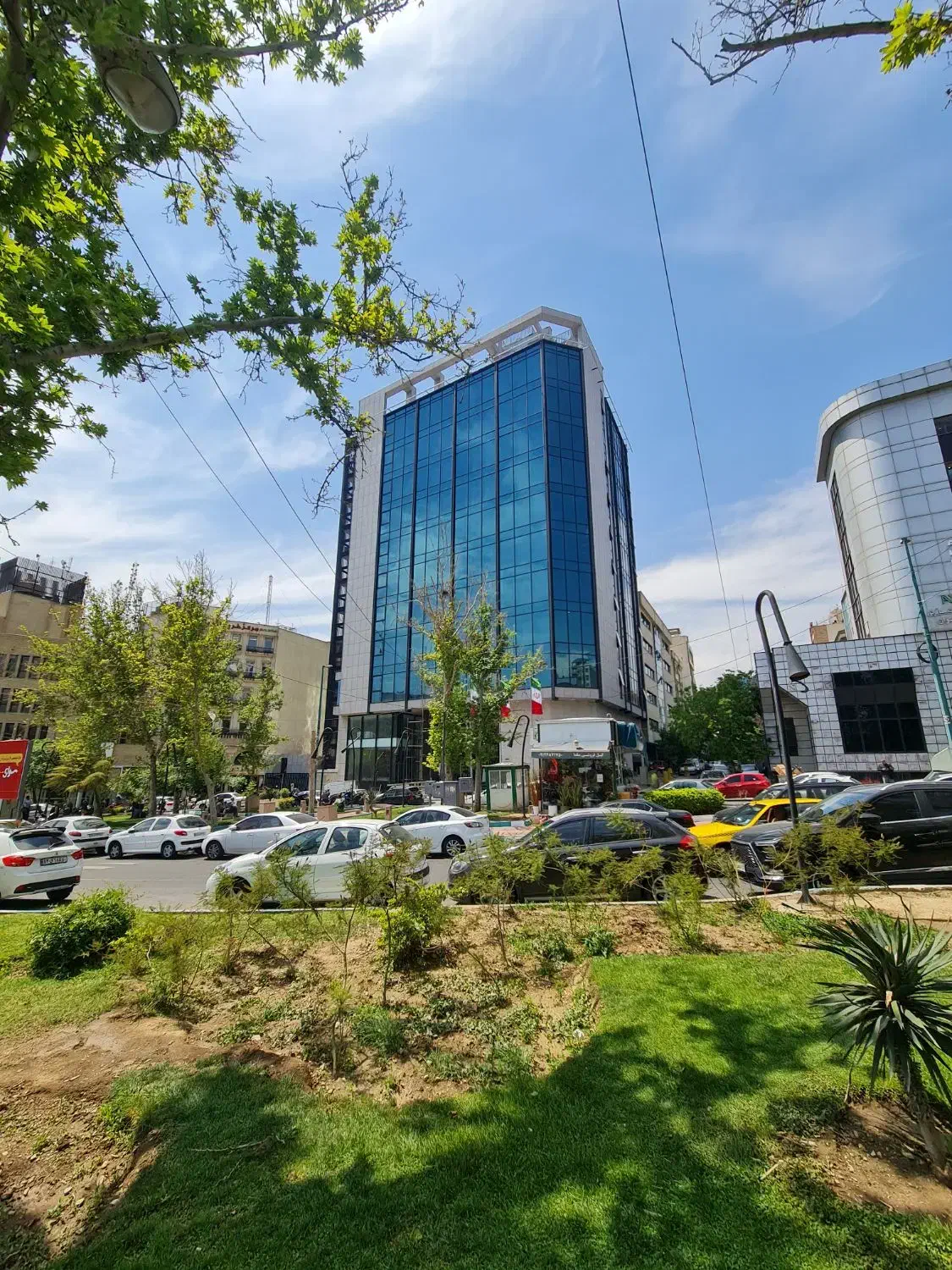 ساختمان اداری و تجاری در میدان آرژانتین|فروش دفتر کار، اتاق اداری، مطب|تهران, آرژانتین|دیوار