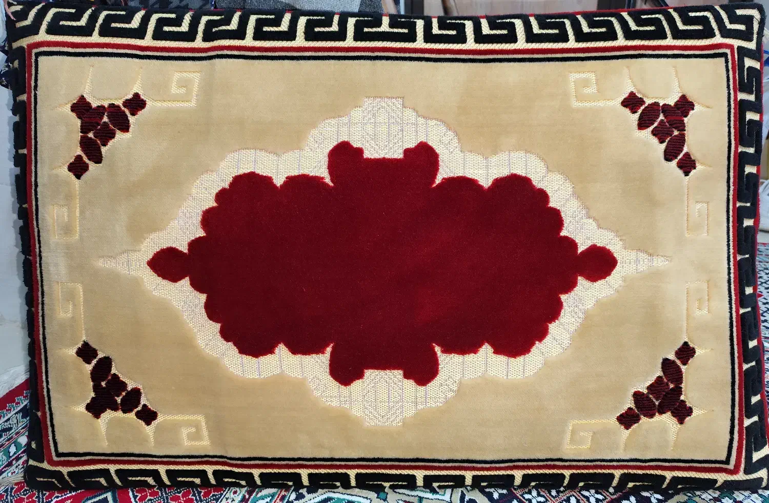 فروش1جفت پشتی سنتی+قالی باریکه(ابعاد285.50) درحدنو|فرش|آباده, |دیوار