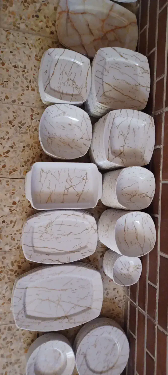 تولید و پخش انواع ظروف ملامین|ظروف سرو و پذیرایی|خمینی‌شهر, |دیوار