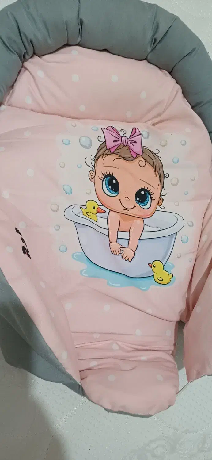 انواعی لباس نو دخترانه گهواره تشک تعویض پوشک و..|اسباب و اثاث بچه|تبریز, |دیوار