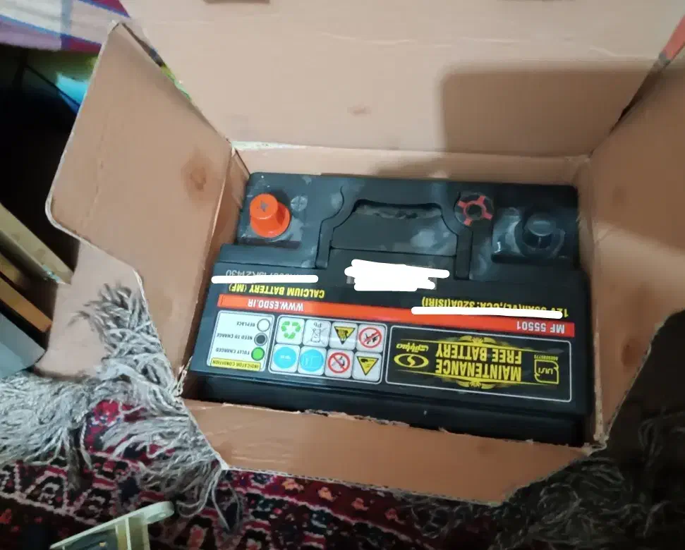 تعدادی وسایل ماشین درب پژو باتری نو و بلبرینگ|قطعات یدکی و لوازم جانبی|شیراز, هفت تنان|دیوار