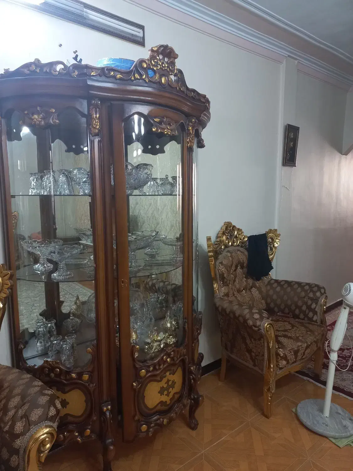 ویترین در حد نو چوب راش|بوفه، ویترین، کنسول|قرچک, باقرآباد|دیوار