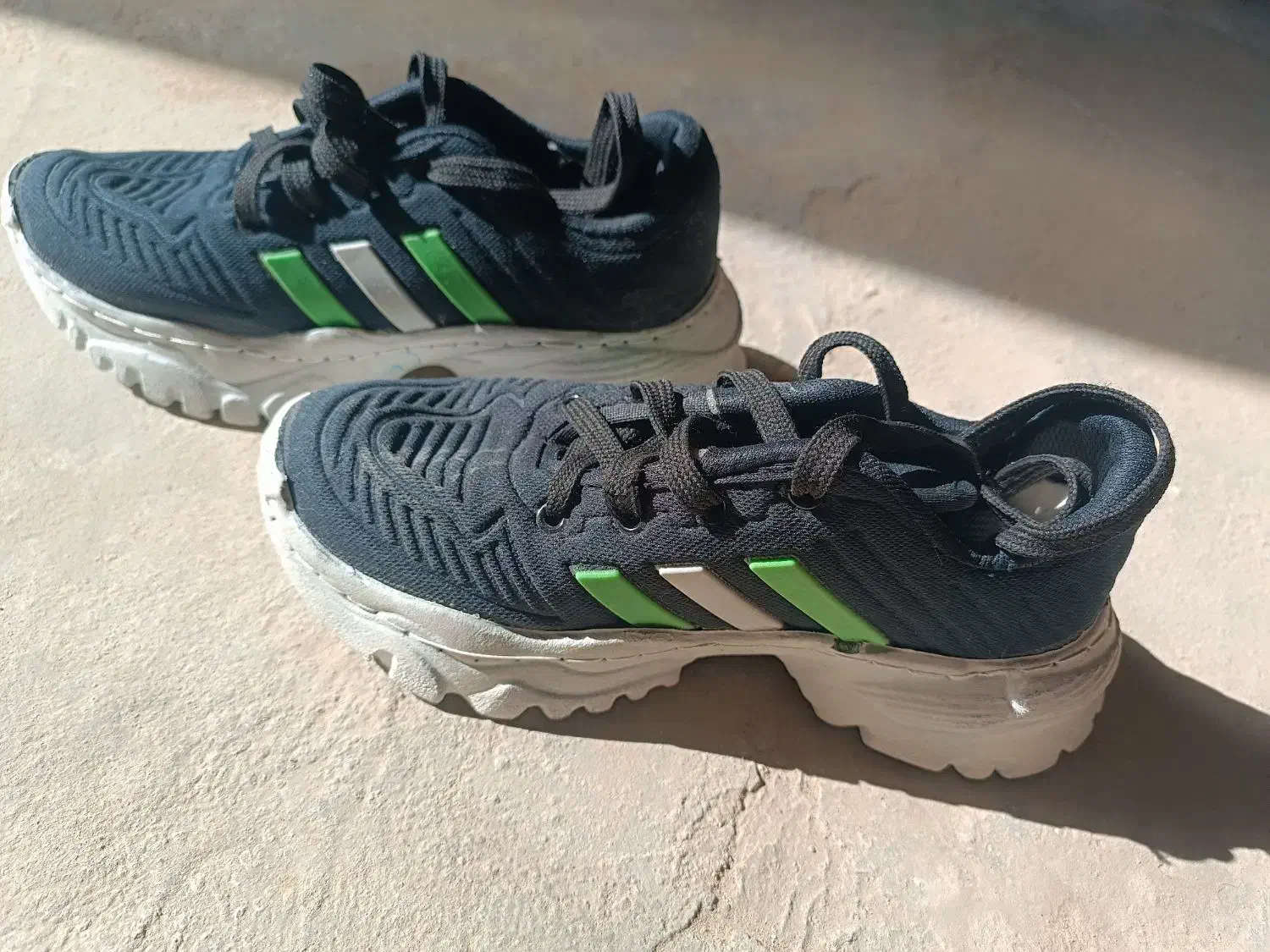 کفش اسپرت سایز 37 در حد نو دوخت شده|کیف، کفش، کمربند|هیرمند, |دیوار