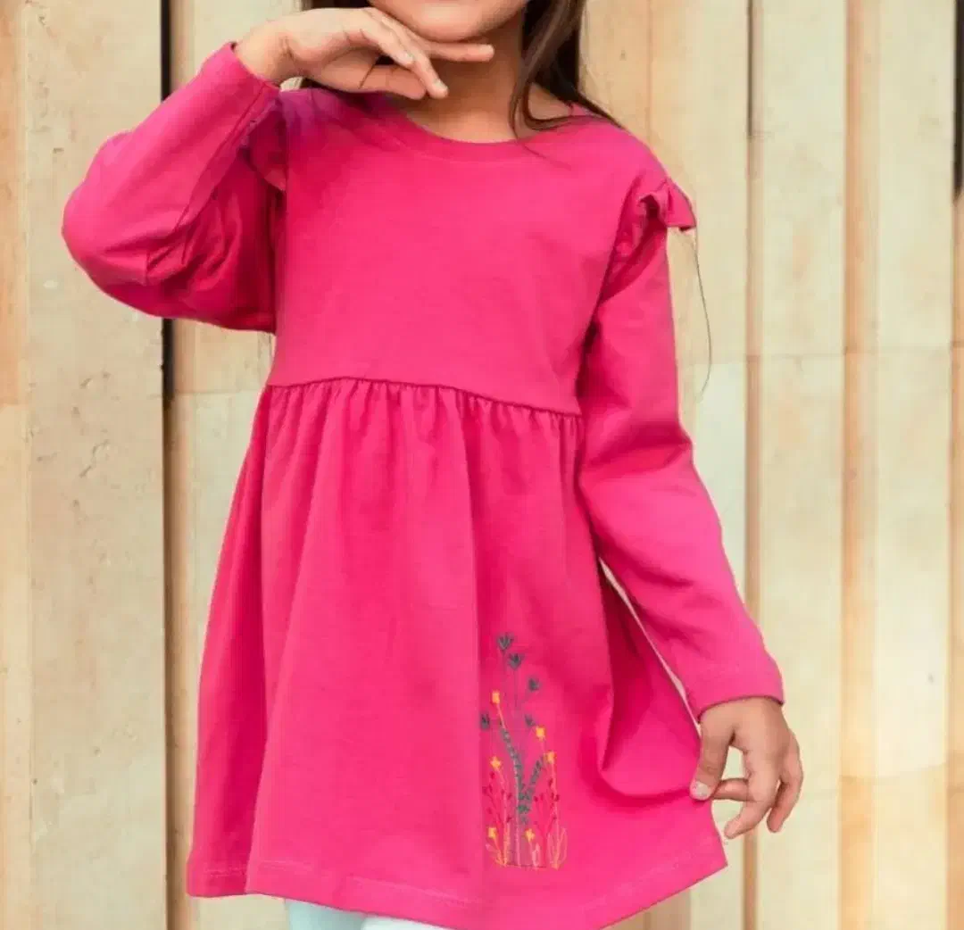 سارافون گلدوزی|کفش و لباس بچه|بندر انزلی, ساحل قو|دیوار