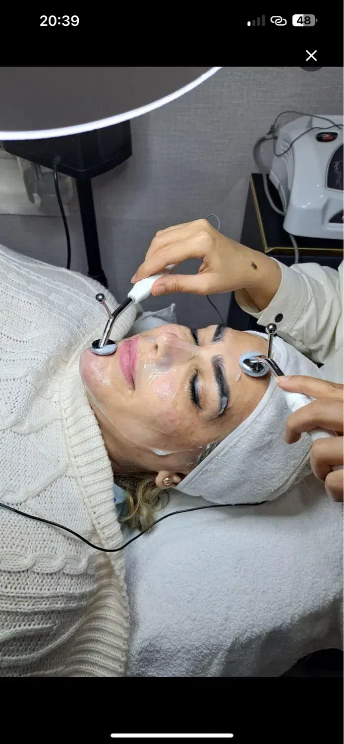 پاکسازی صورت/پدیکورپا/پارافین(اموزش هم داده میشود)|خدمات آرایشگری و زیبایی|اهواز, کوی علوی|دیوار