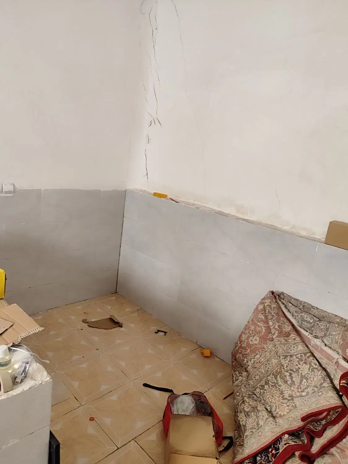 یک واحد ۳۰ متری در شهرک صادقیه ۲۰ متری ولیعصر|اجارهٔ مغازه و غرفه|اسلام‌شهر, مظفریه|دیوار