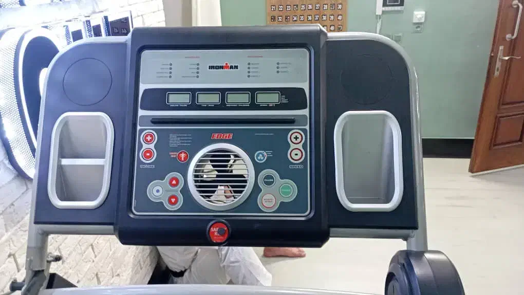 تعمیرات انواع تردمیل خانگی وباشگاهی درمحل|خدمات پیشه و مهارت|لاهیجان, شیشه گران|دیوار