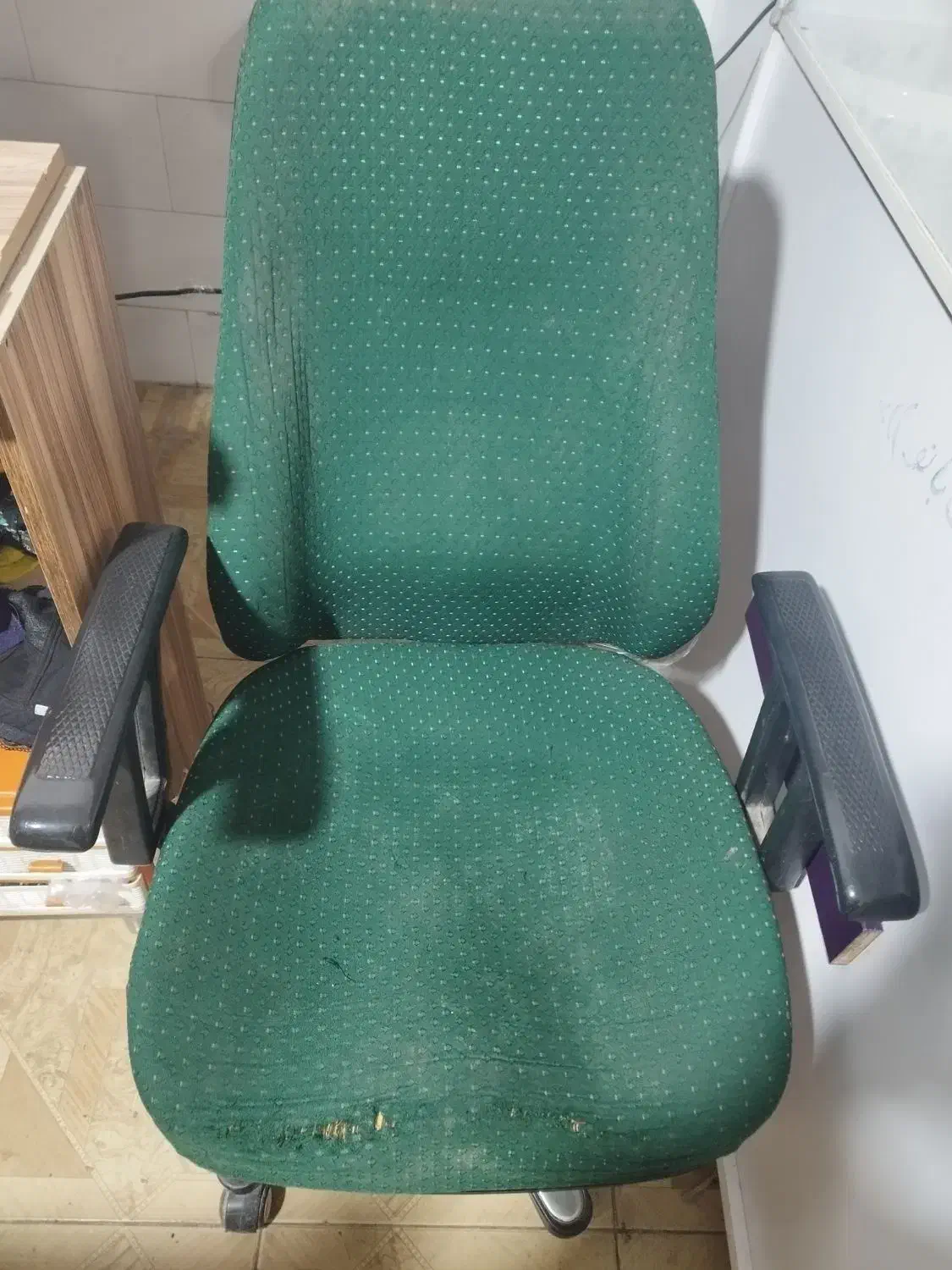 صندلی نیاز ب تعمیر|حراج|دورود, |دیوار