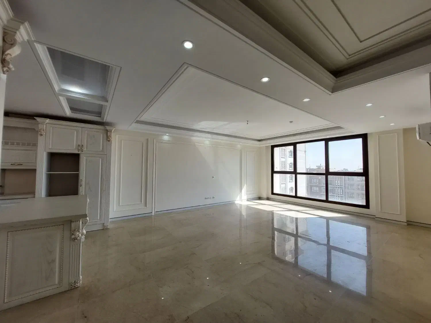 * ۱۷۰ متر نوساز / ۲ پارکینگ/ روف گاردن /میرداماد