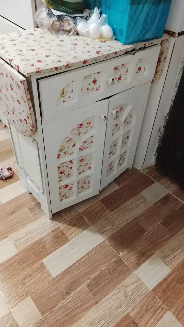 جالباسی و میز اتو|میز و صندلی غذاخوری|جوانرود, |دیوار