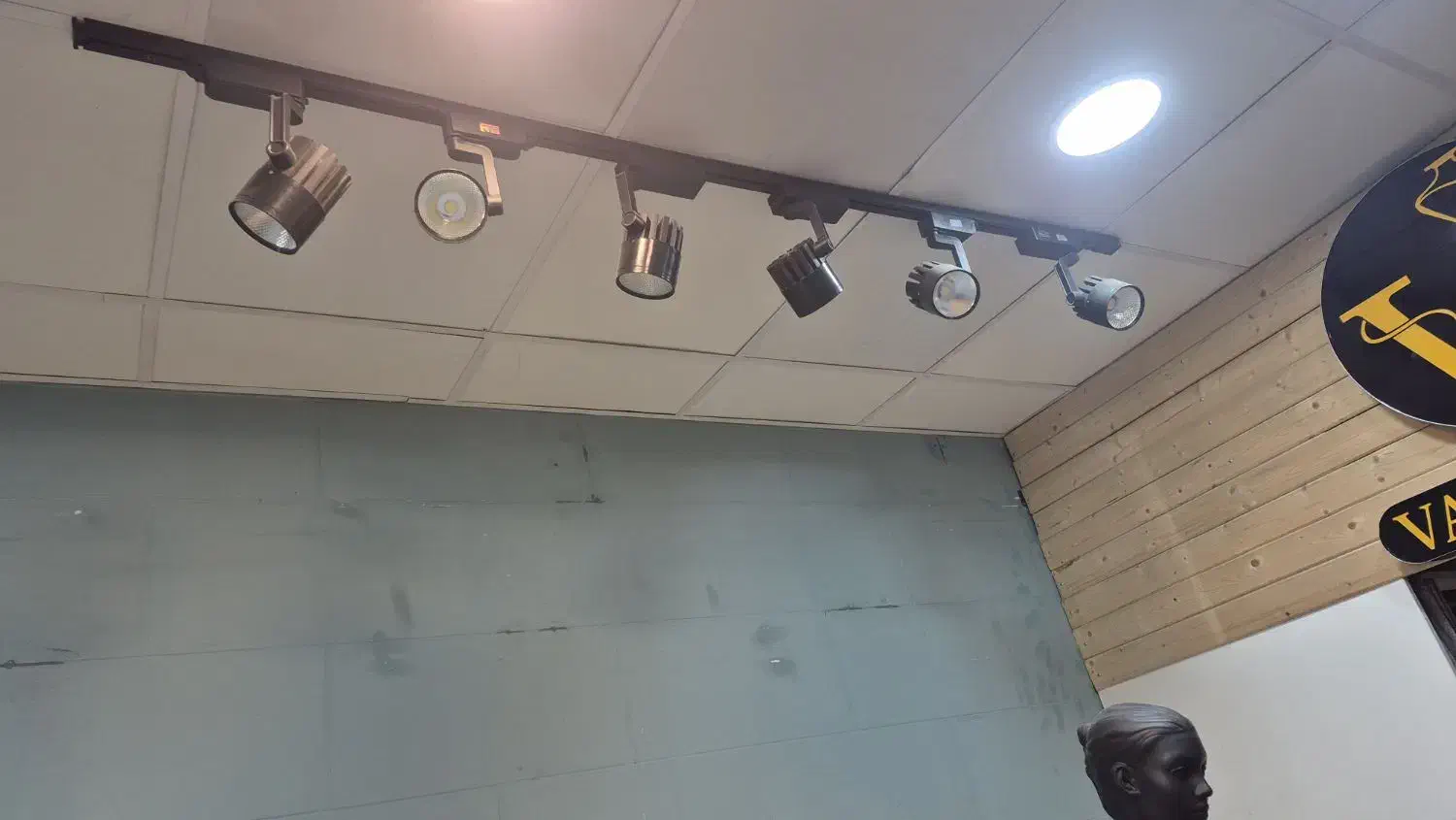 پرژکتور ریلی و هالوژن|لامپ و چراغ|بهارستان, |دیوار