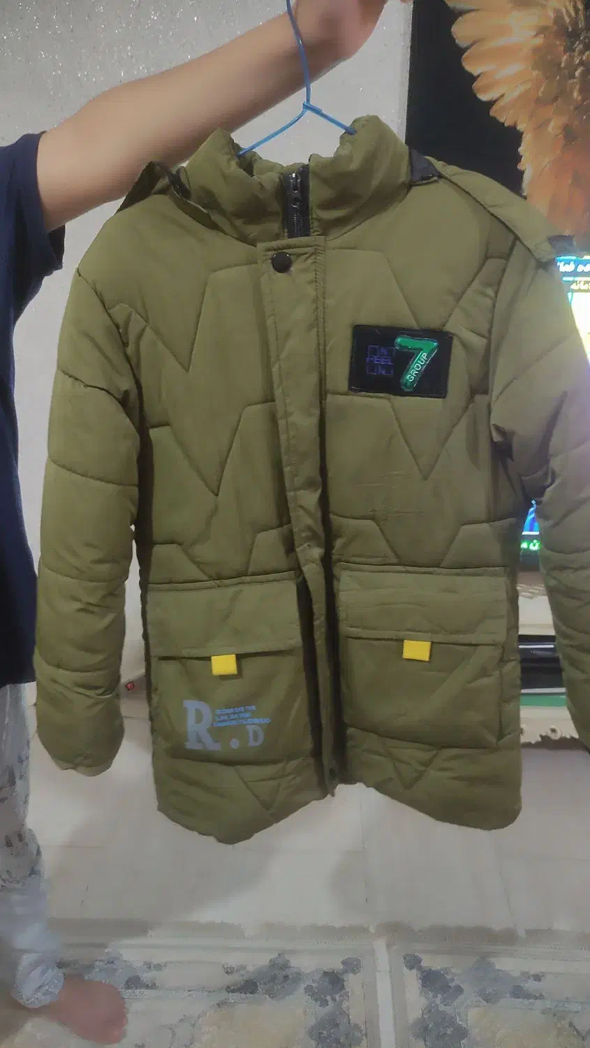 کاپشن|کفش و لباس بچه|بندر گز, |دیوار