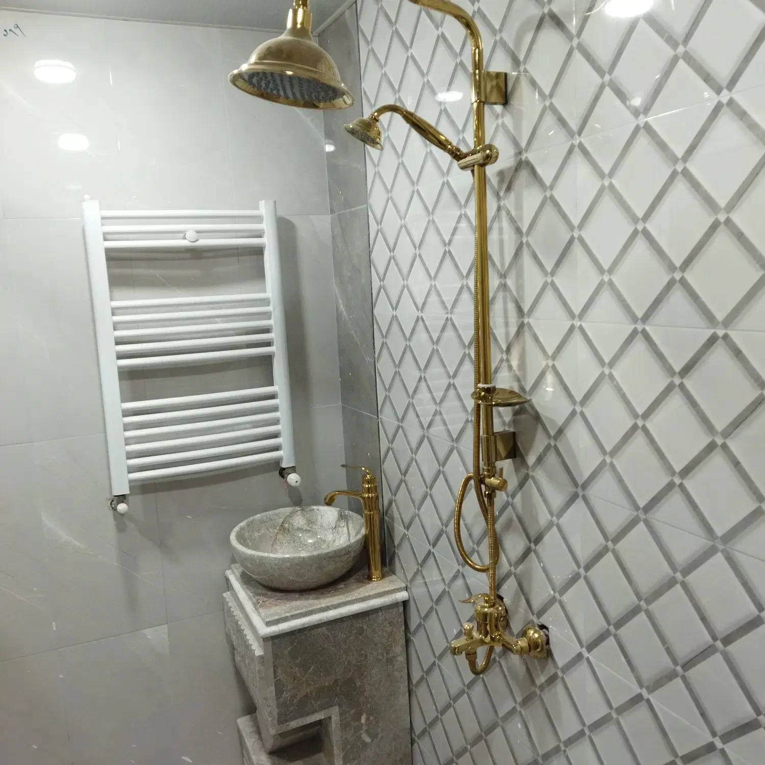 لوله کش آبوفاضلاب نصاب شیرآلات وتعمیرات|خدمات پیشه و مهارت|تبریز, |دیوار