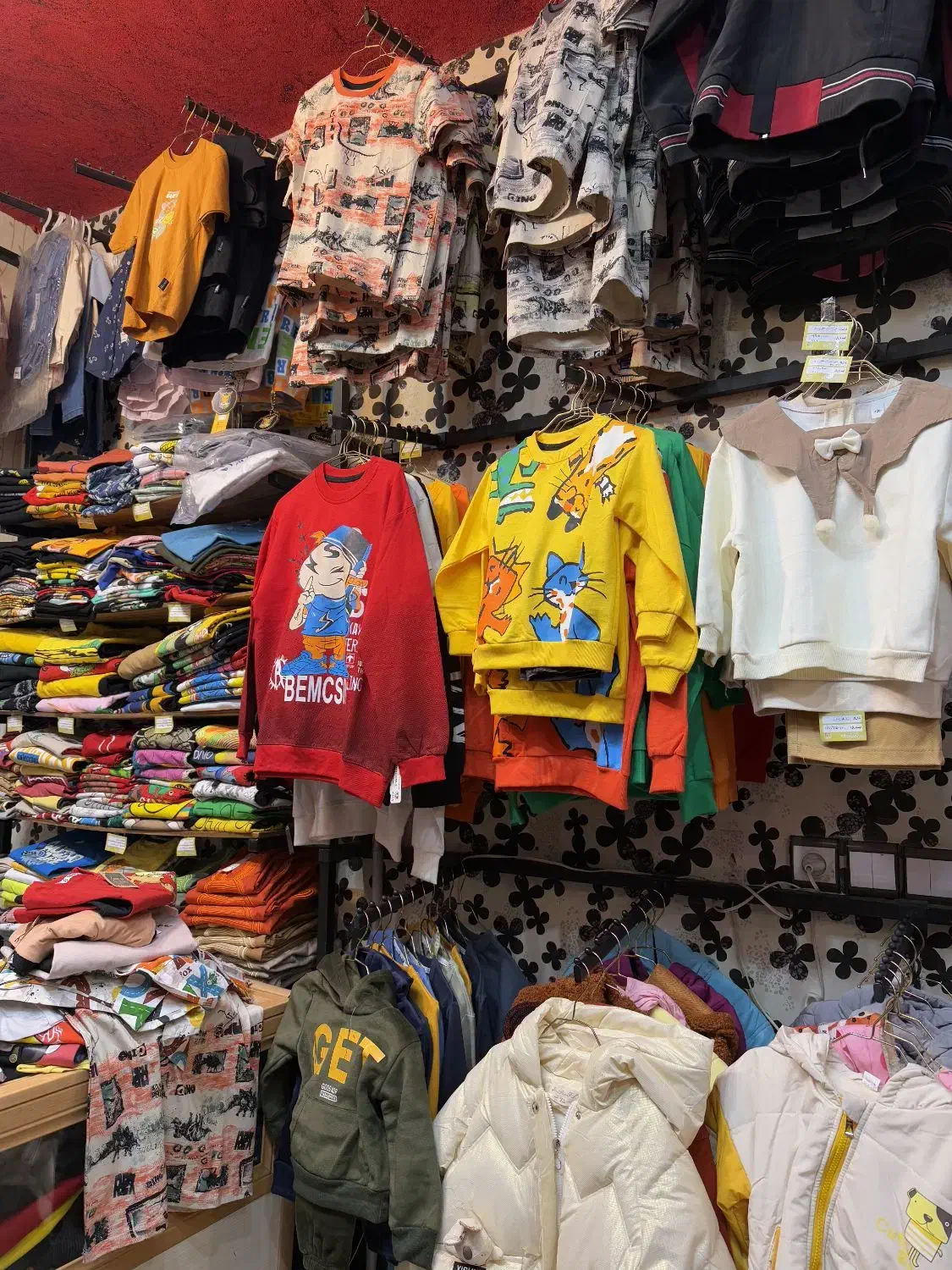 واگذاری و حراج مغازه پوشاک بچه گانه|اجارهٔ مغازه و غرفه|شیروان (خراسان), |دیوار